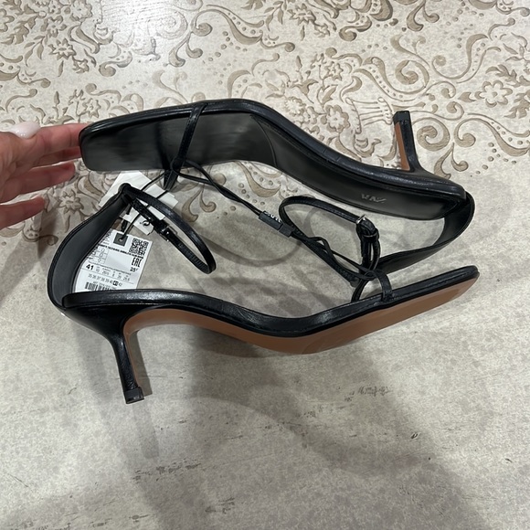 Zara bloggers fave leather strap sandals - Picture 3 of 15